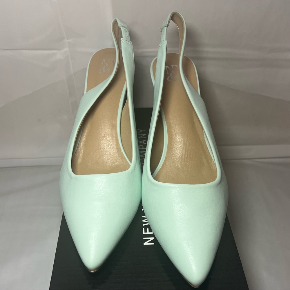 Size 9 Mint-colored New York and Company Steph Pumps!